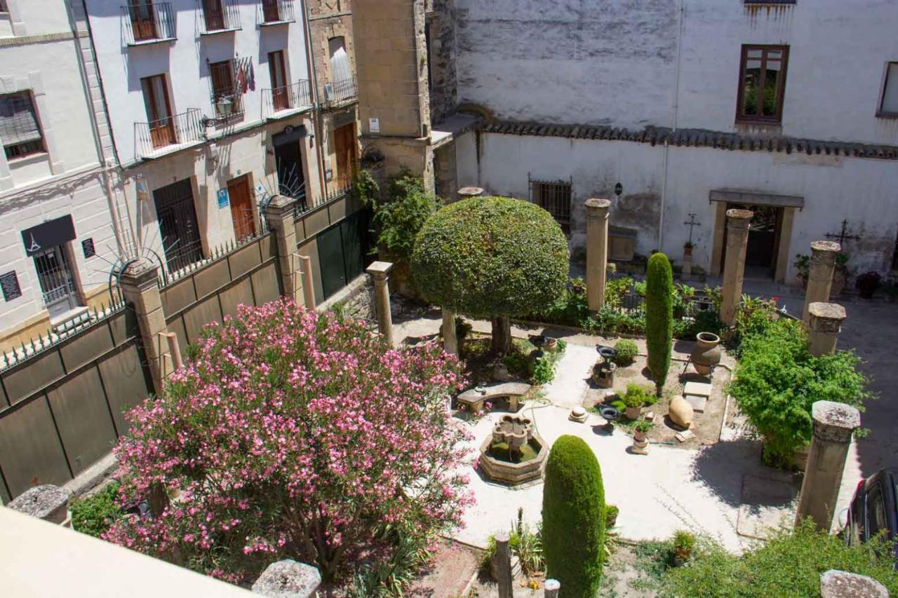 Apartamentos Tres Llaves Palacio De Vela De Los Cobos Úbeda Buitenkant foto
